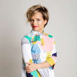 Kamelija Radojčić šarena košulja