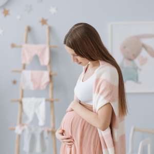 skinuti stomak nakon porođaja, trudna žena, trudnica, trudnički stomak