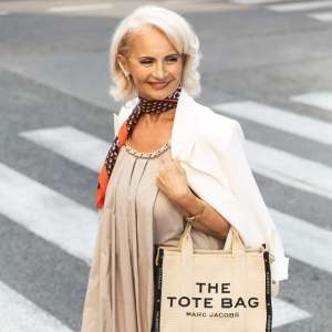 odlazak u penziju, elegantna žena, otmena gospođa, Dragica