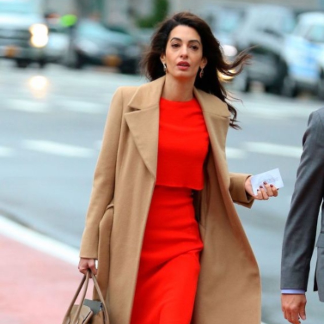 amal clooney poslovni autfiti