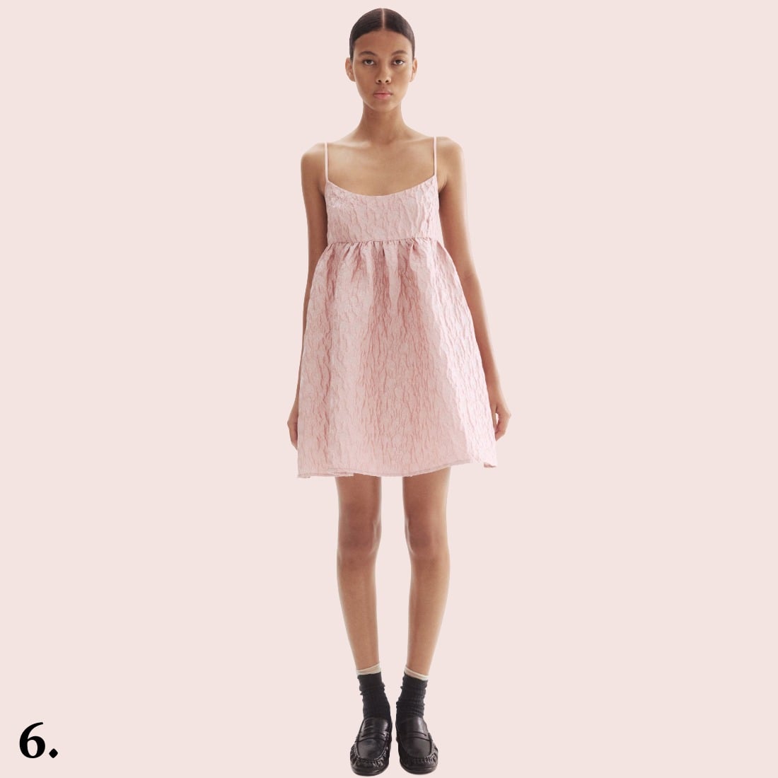 10 soft pink outfita za avgust