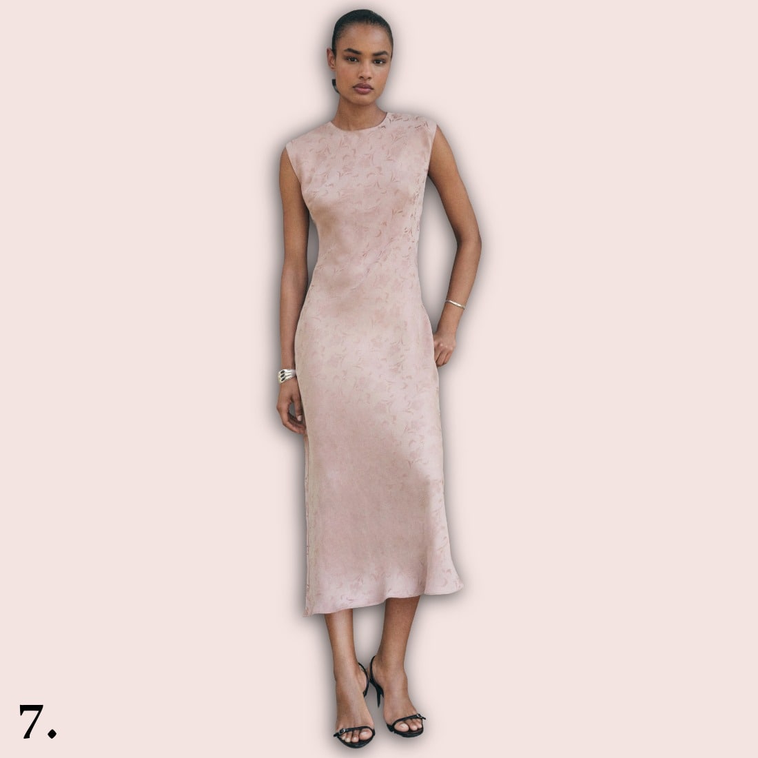 10 soft pink outfita za avgust