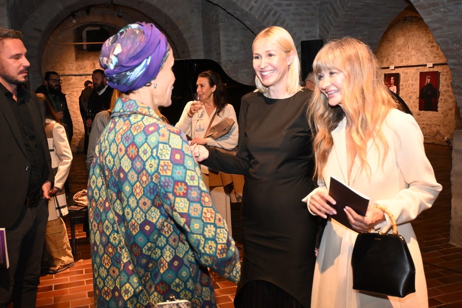 izlozba odraz grand kafa