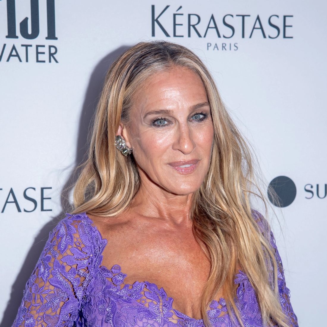 Senka za oči za zrelu kožu može izgledati zaglađeno, postojano i elegantno uz pravu pripremu